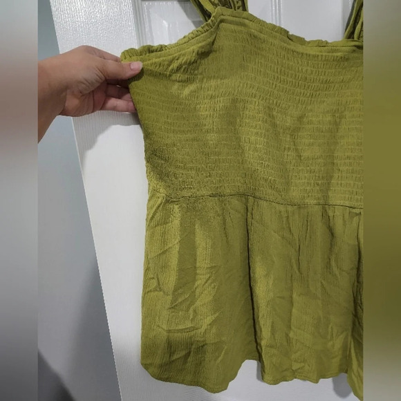 NWOT Maurices Plus Size Green Smocked Peplum Top in Size 1X - Picture 4 of 9